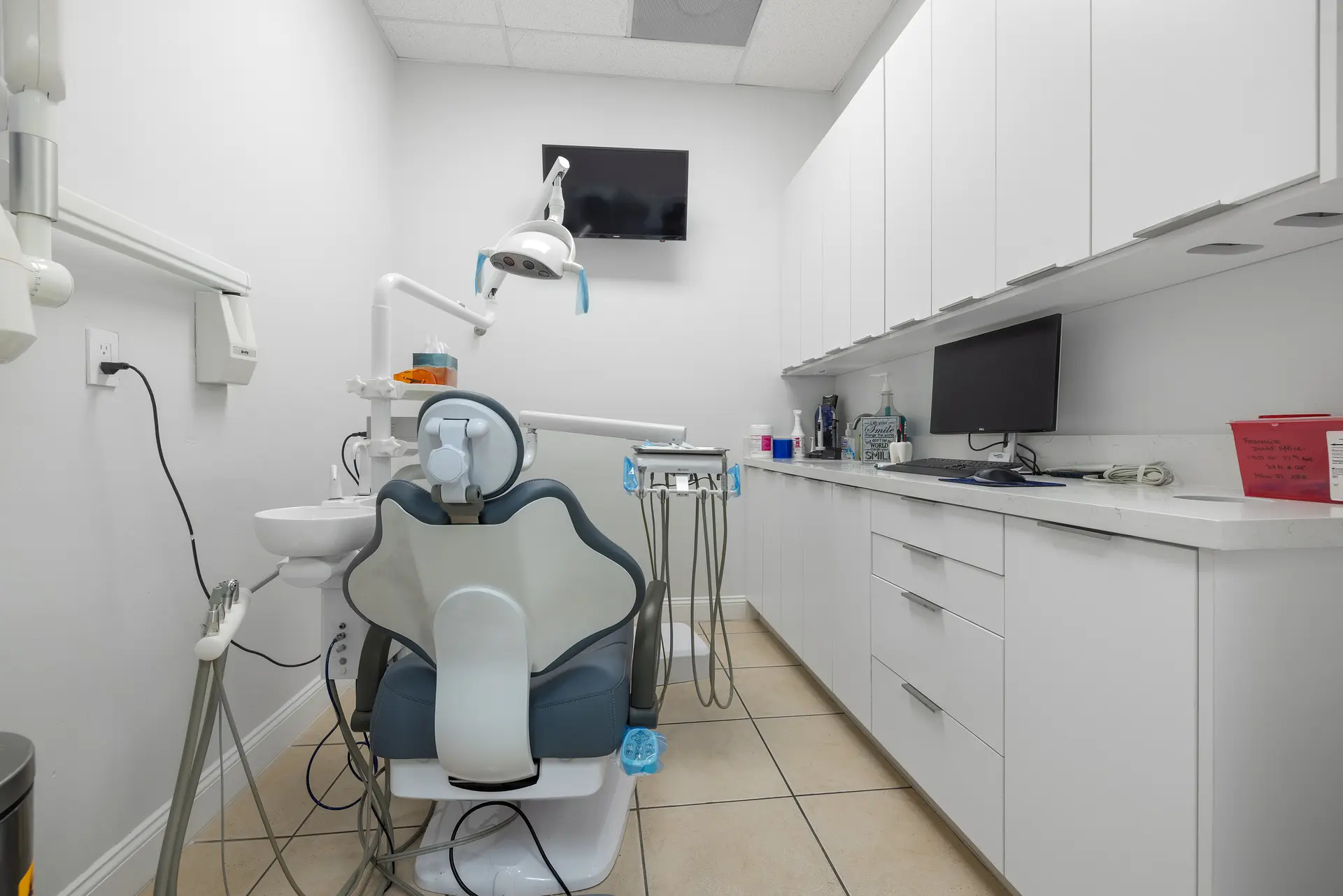 Treatment suite at Progressive Dental Office